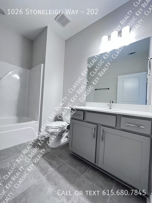 Foto del edificio - 1026 Stoneleigh Ln