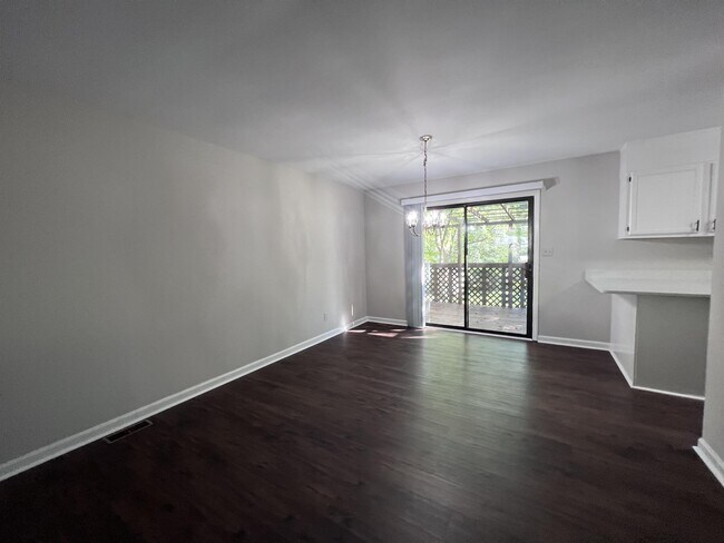 Foto del edificio - 309 Elmhurst Ave