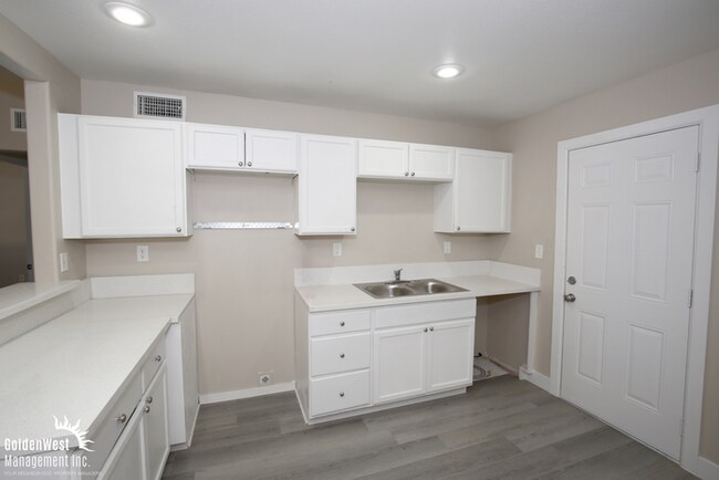 Building Photo - Charming 2Bdm 1Ba Located in Central Las Vegas