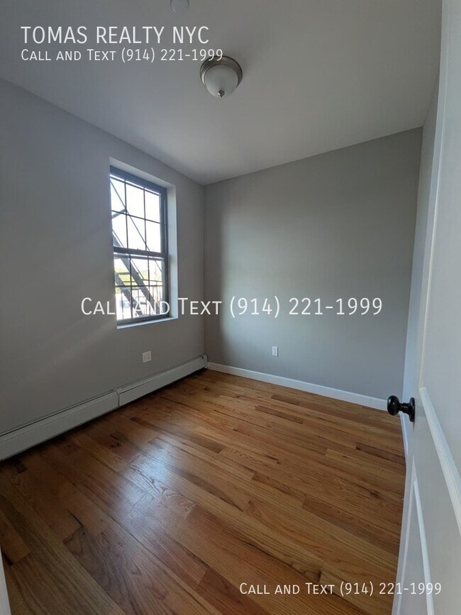 Foto del edificio - 766 E 233rd St