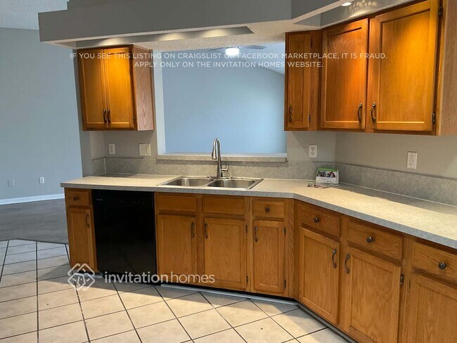 Building Photo - 13250 Companion Cir S