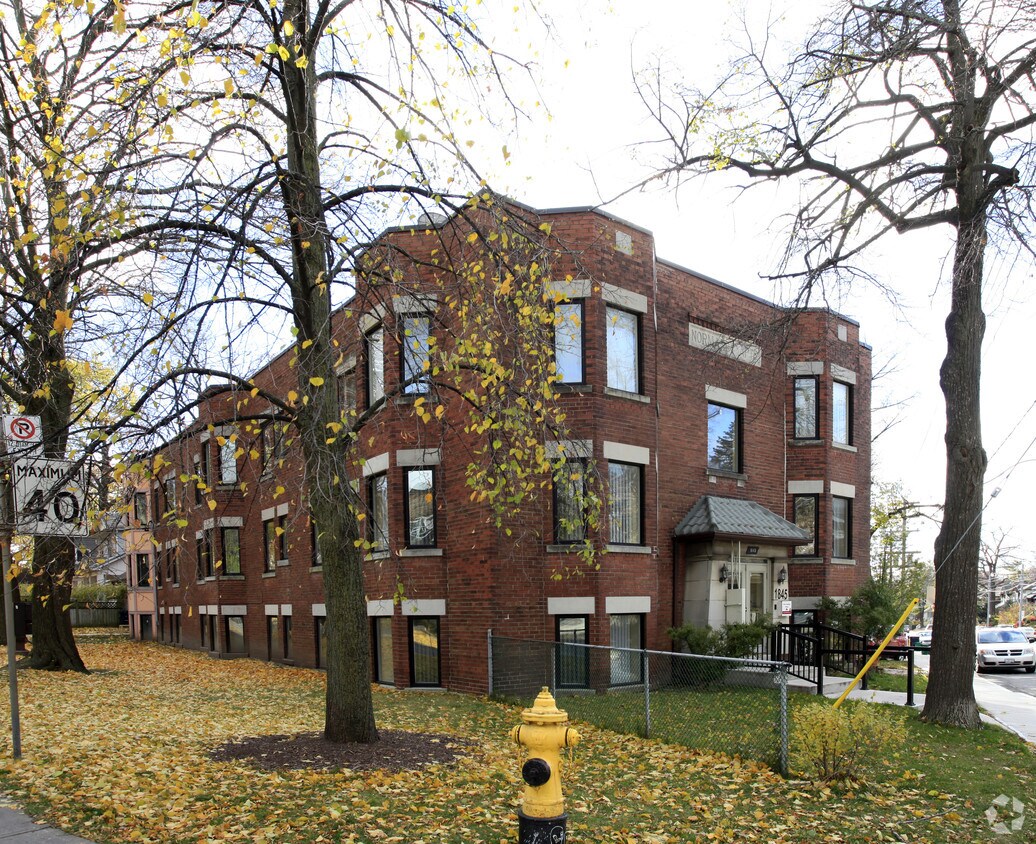 Photo du bâtiment - 1845 Gerrard St E