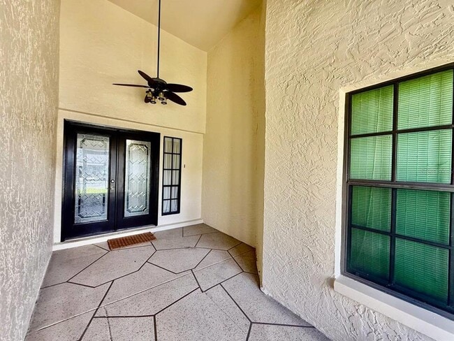 Building Photo - 940 Rosewood Ln