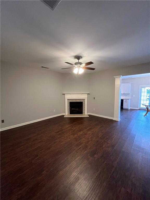 Foto del edificio - 2048 Lakeshore Overlook Dr