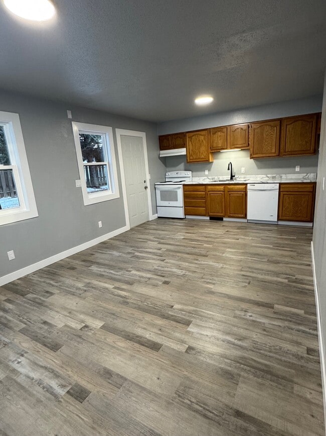 Building Photo - 2400 N 7th St