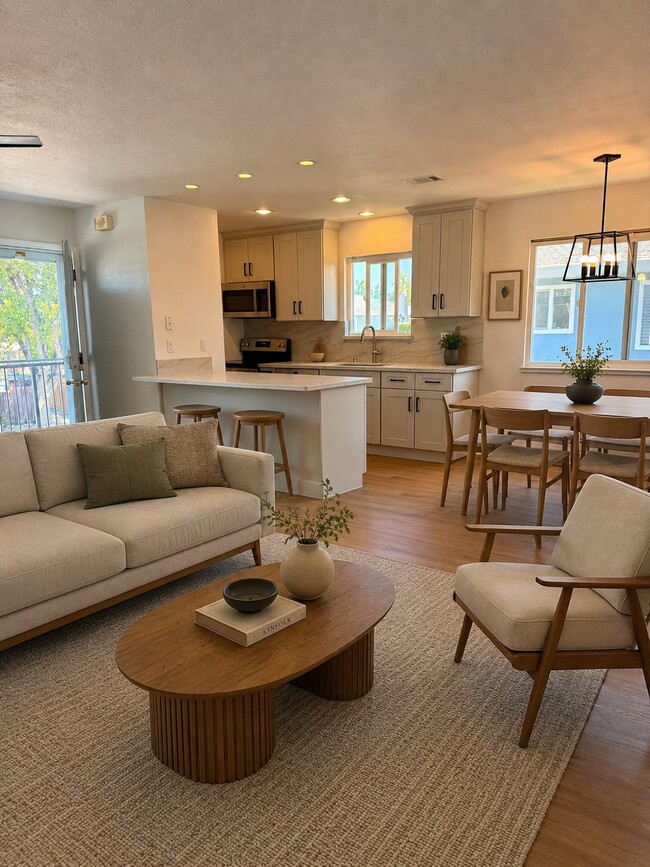 Building Photo - 1265 Bouret Dr