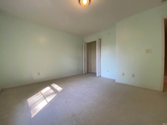 Building Photo - 2465 S Woolery Mill Dr