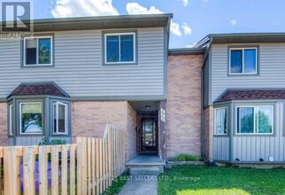 Building Photo - 700-700 Erinbrook Dr