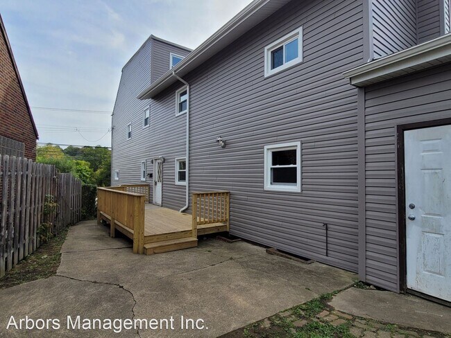 Building Photo - 4 br, 3 bath House - 3011 Shadeland Avenue