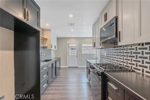 Building Photo - 309 Tonopah Ave