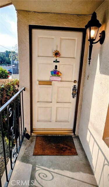 Foto del edificio - 10353 Downey Ave