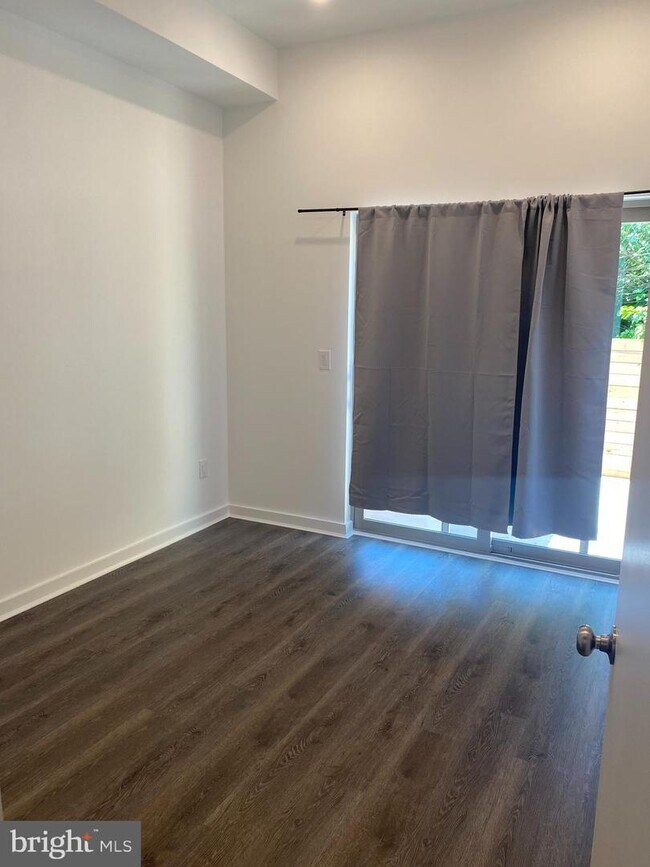 Foto del edificio - 5732 Ludlow St