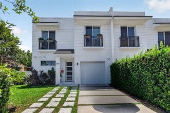 Building Photo - 2149 SW 30th Ct