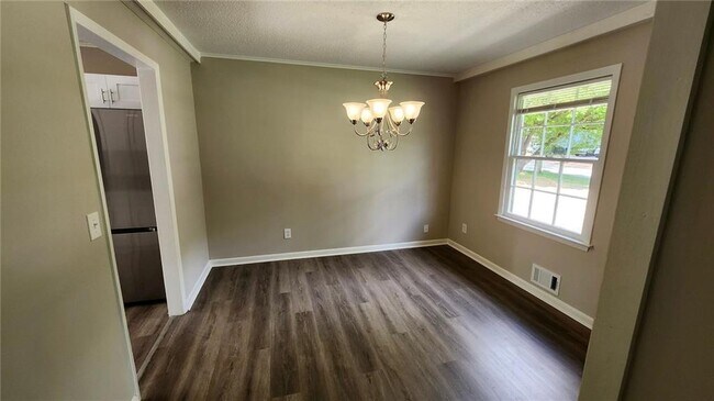 Foto del edificio - 1007 Strawberry Ln