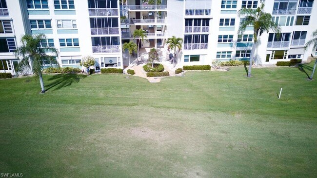 Building Photo - 1660 Pine Valley Dr