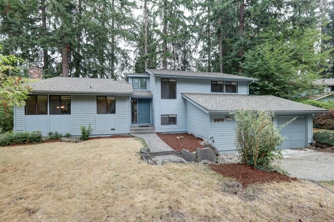 Building Photo - Spacious 4BR 2.75BA Tri-level home in quie...
