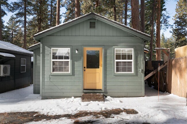 Building Photo - 420 - Rainbow Cabin