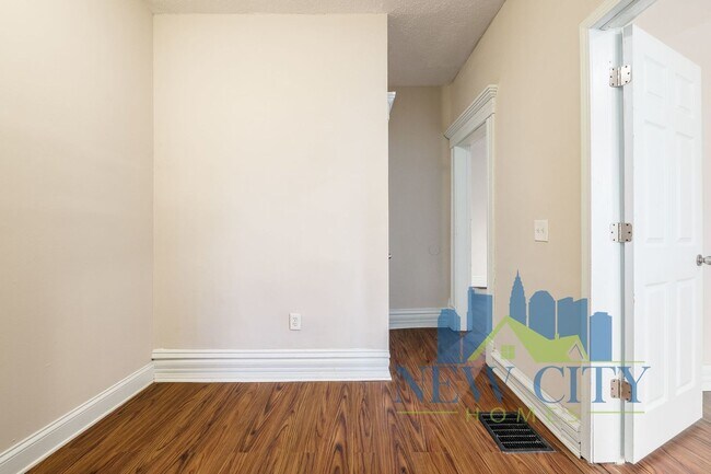 Foto del edificio - 132 Dakota Avenue, Columbus, OH 43223