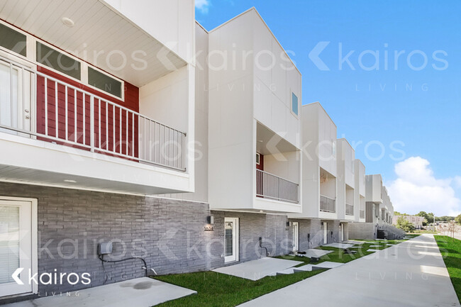 Foto del edificio - 1634 S Razorback Rd