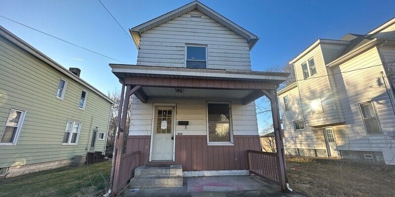 Primary Photo - 422 Uber St