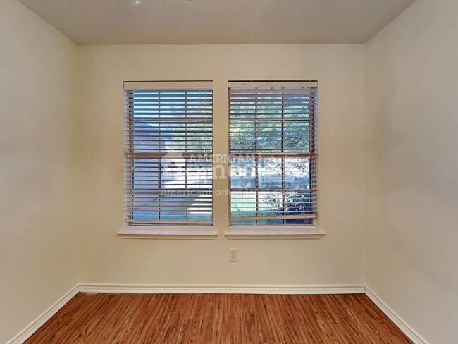 Foto del edificio - 1020 Chelsea Lane