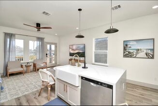 Building Photo - 442 6th St