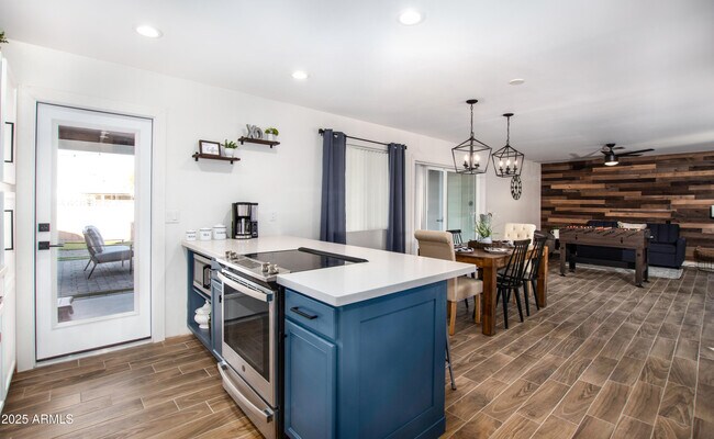Foto del edificio - 7308 E Pierce St