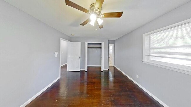Building Photo - 2123 Briar Ridge Way SW