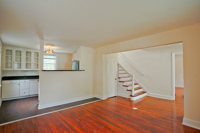 Building Photo - 8br Single Family Home on 14th St NW  (MIN...