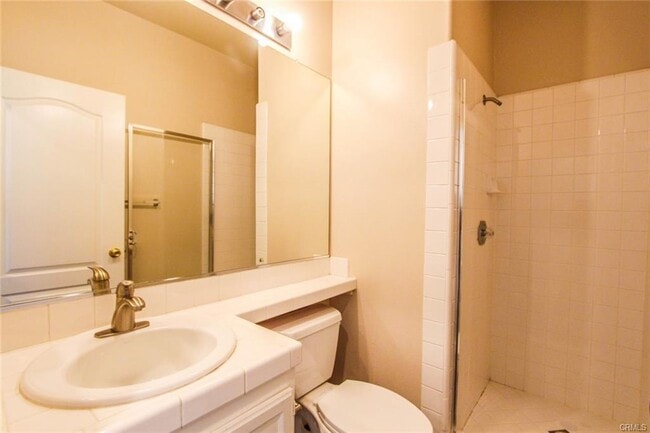 Foto del edificio - 655 Roscoe St