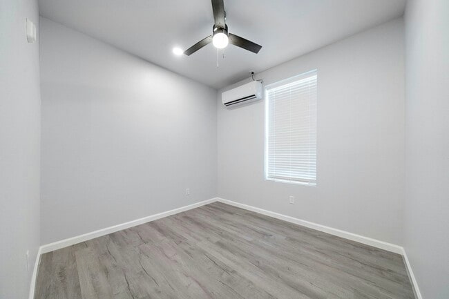 Photo - 920 Avenue L Apartment