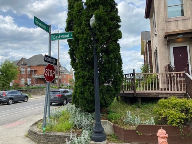 Foto del edificio - 80 Governors Pl