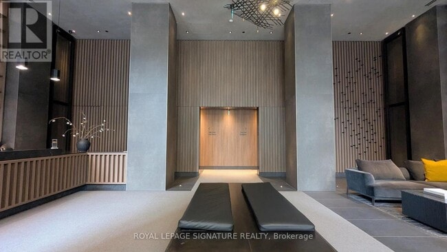 Building Photo - 55 Charles St E