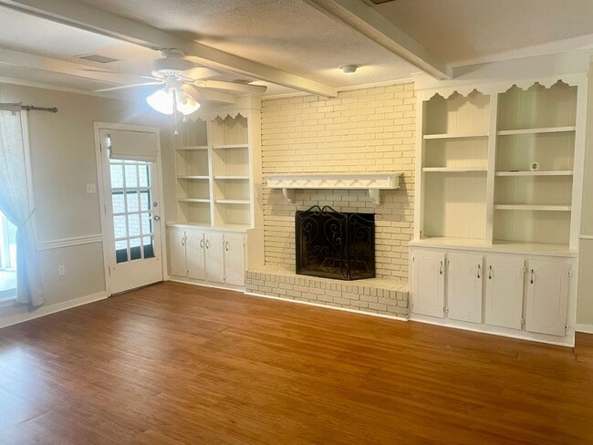 Building Photo - 3/2 for Rent in Madison!