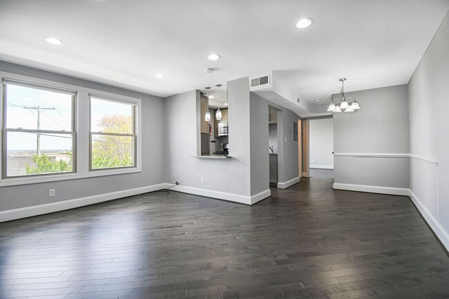 Building Photo - Available Now! 1 Bed 1 Bath in Brookland, ...