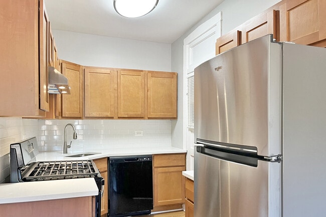 Foto del edificio - 301-313 N. Oak Park Ave.