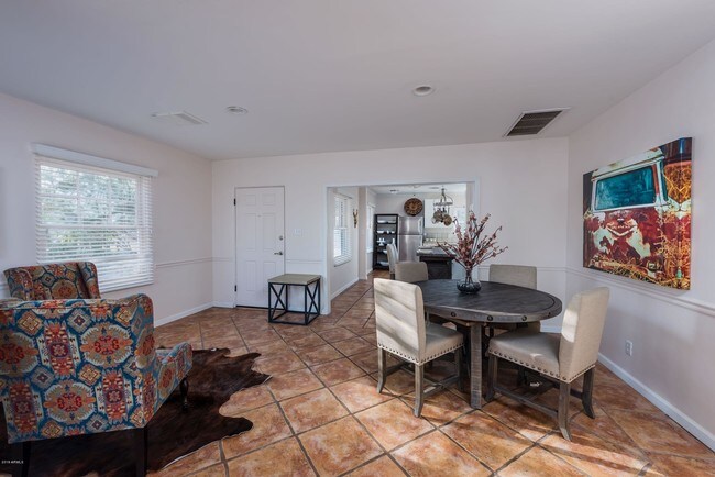Foto del edificio - 1815 N Whittier Dr