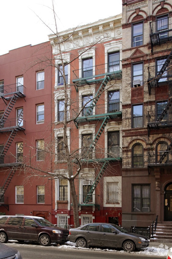 Building Photo - 58 E 7th St
