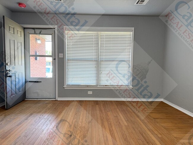 Building Photo - 256 E Key Blvd