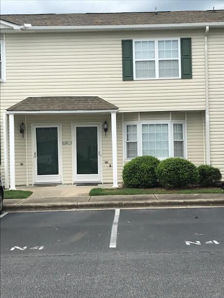 Foto del edificio - 2330 Vineyard Dr