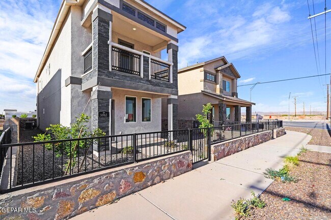 Building Photo - 14963 Pebble Hills Blvd