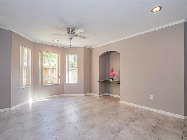 Building Photo - 5045 Fairways Cir