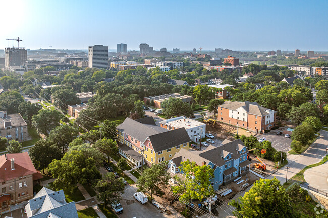 Close to the University of Minnesoat Campus - 525 Tenth Dinkytown Apartments Student Rental