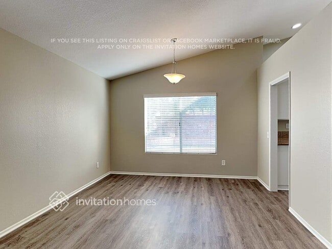 Foto del edificio - 681 N Driftwood Ave