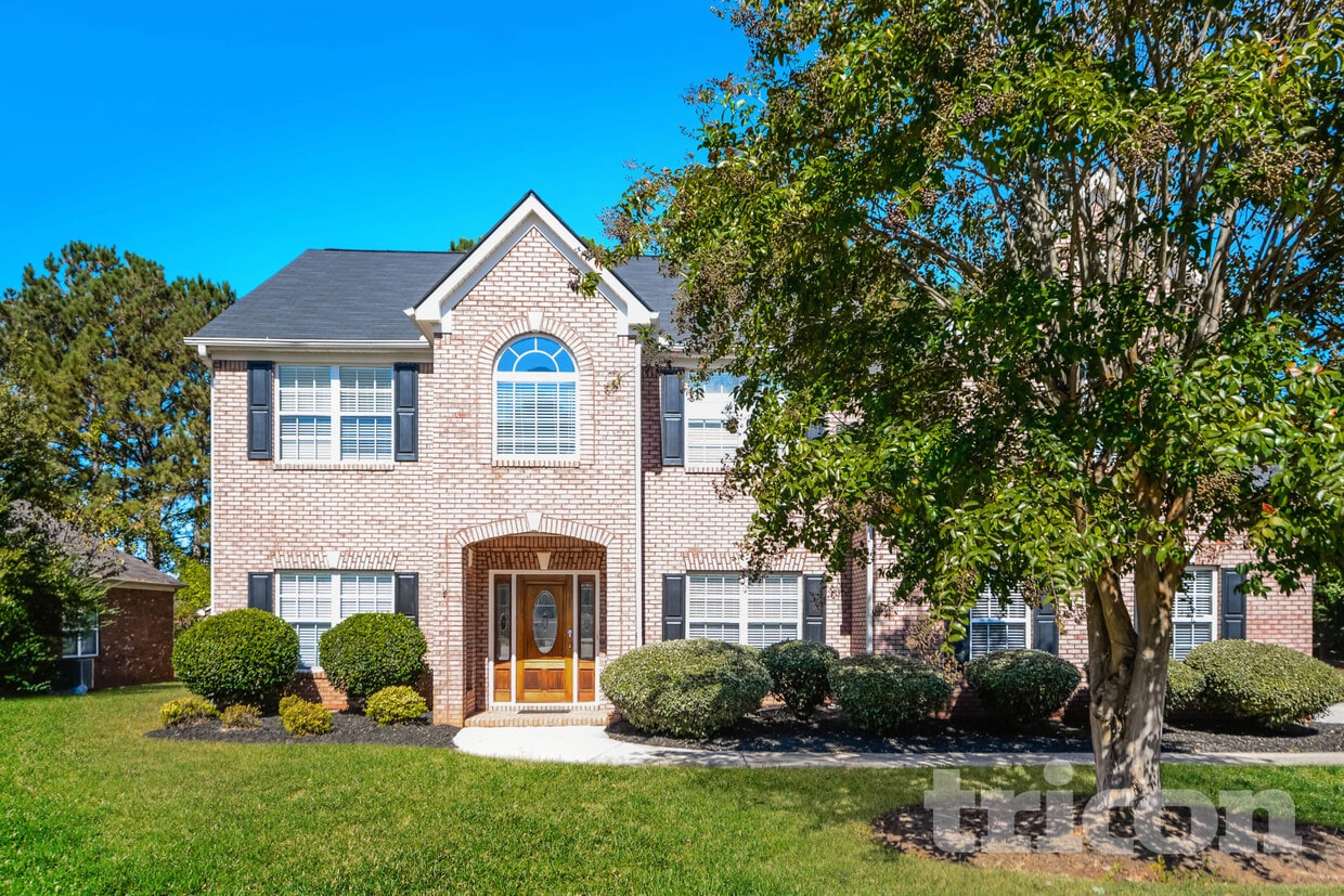 Primary Photo - 1228 Saxony Dr SE