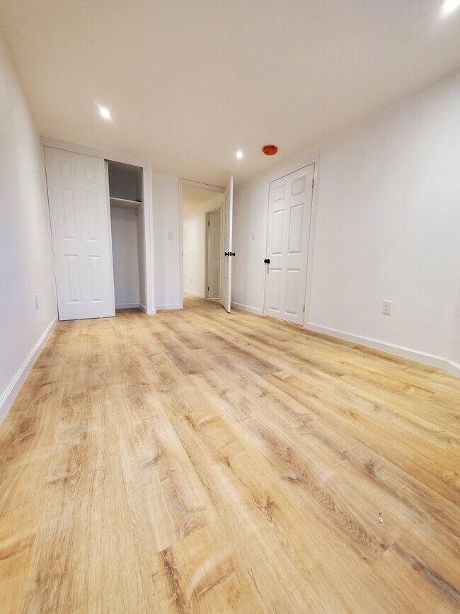 Bedroom #1 - 1380 Park Plz