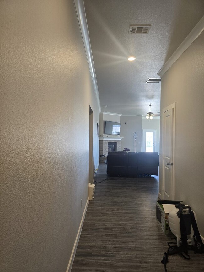 Building Photo - 1102 Canal St