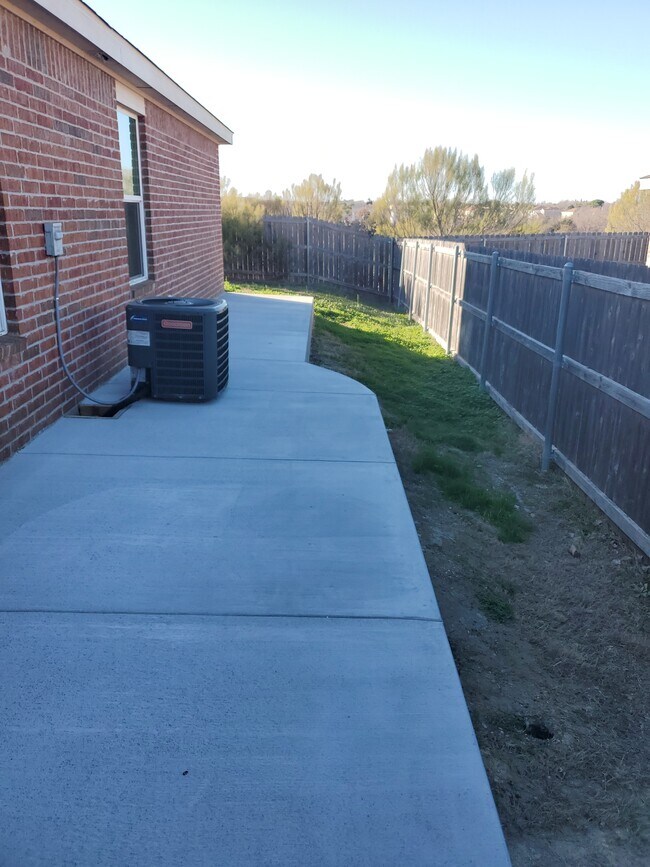 Foto del edificio - 2505 Cody Poe Rd