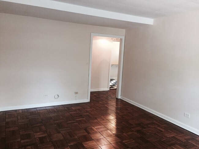Foto del edificio - 2858 Thornhill Rd