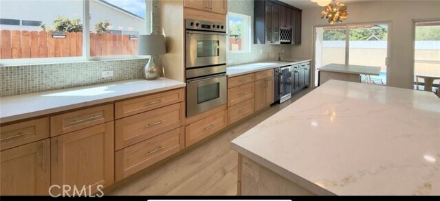 Foto del edificio - 5921 Fallbrook Ave